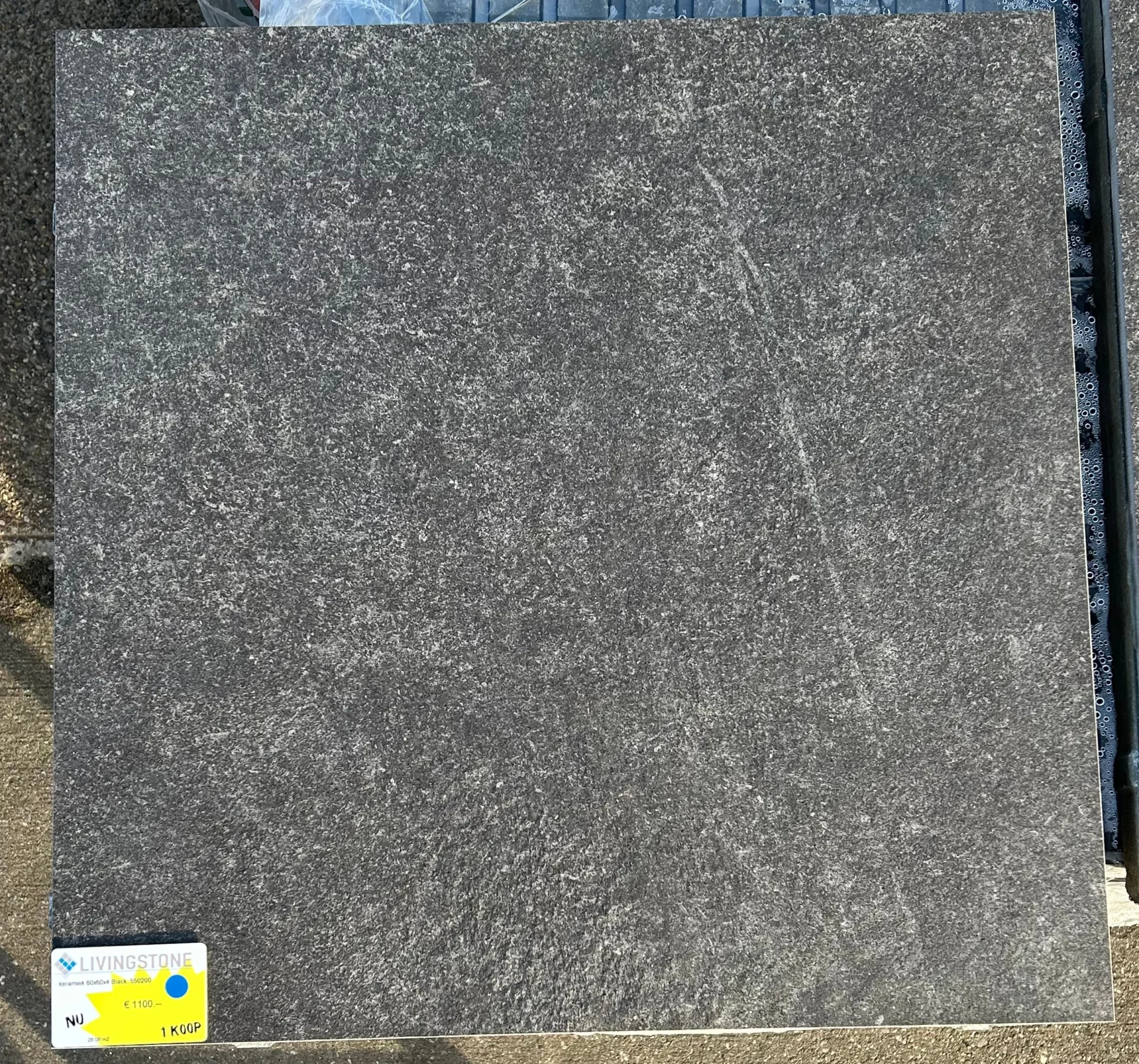 Keramische buitentegel - Black 550200 -60x60x4 - 15,12m2 - 1 koop