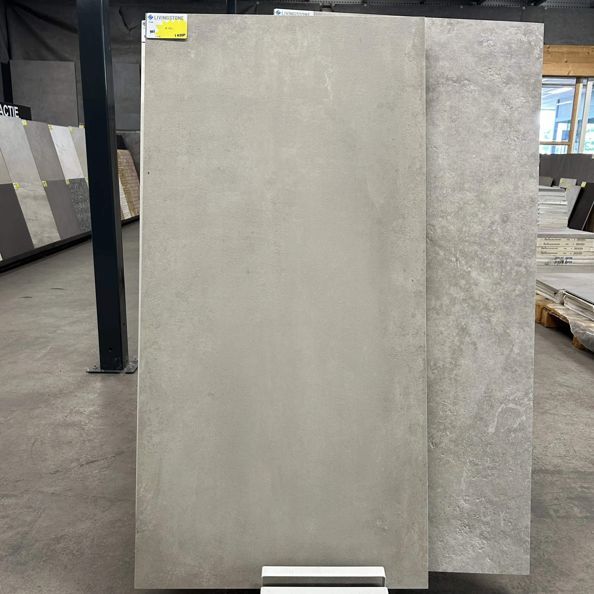 H399 - 60x120 - Castelvetro land light grey - 1 koop - 5,76m2 - € 110