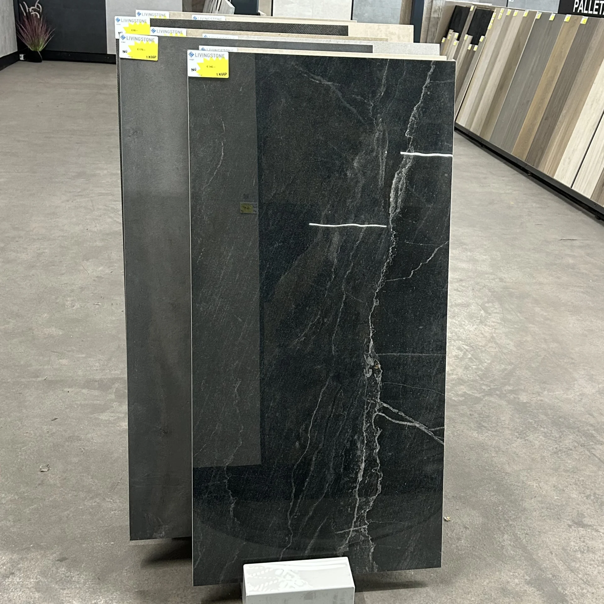 H527 - 60x120 - 1 koop - 7,20m2 - €140